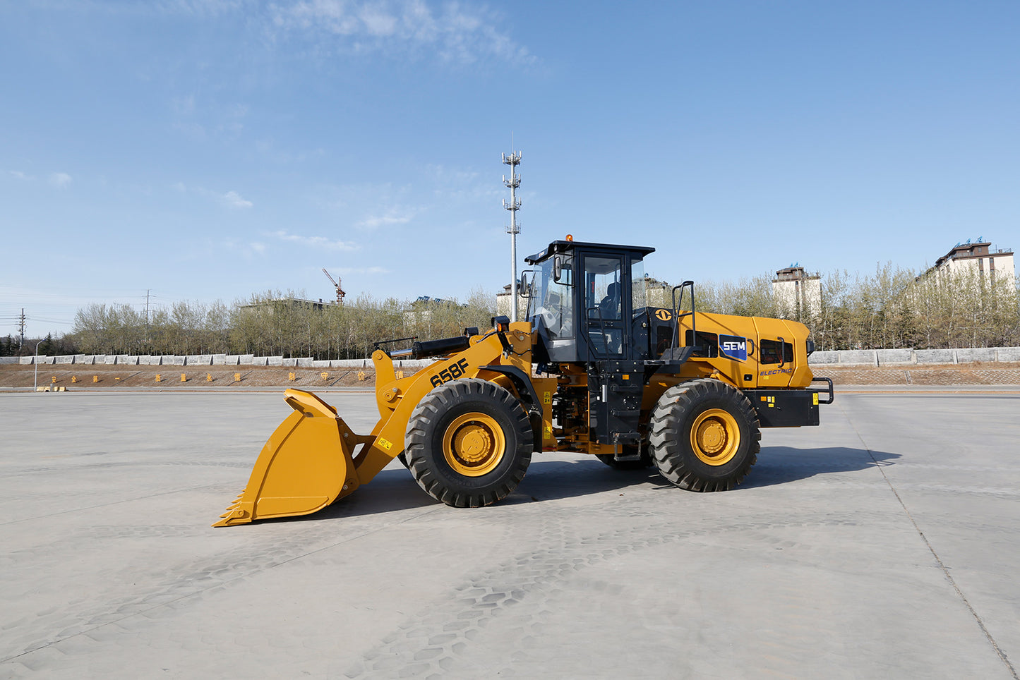 NEW SEM 658F ELECTRIC LOADER