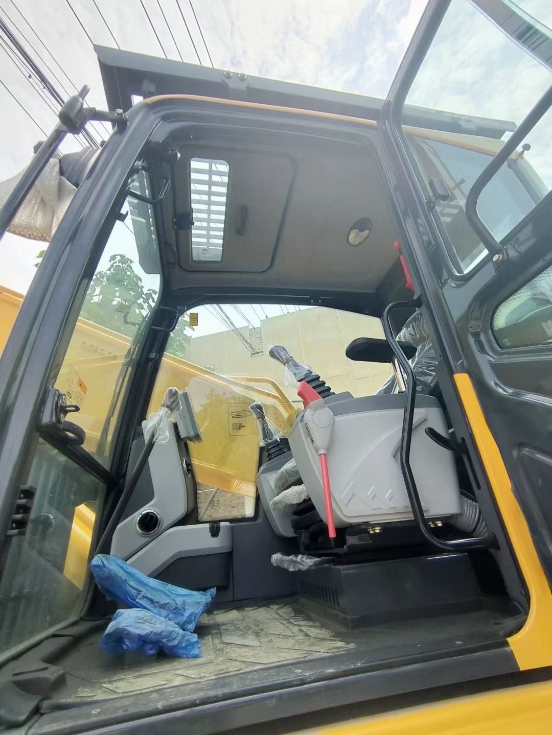 New Shantui SE335LC Excavator for Sale - Alternative Stock detail view