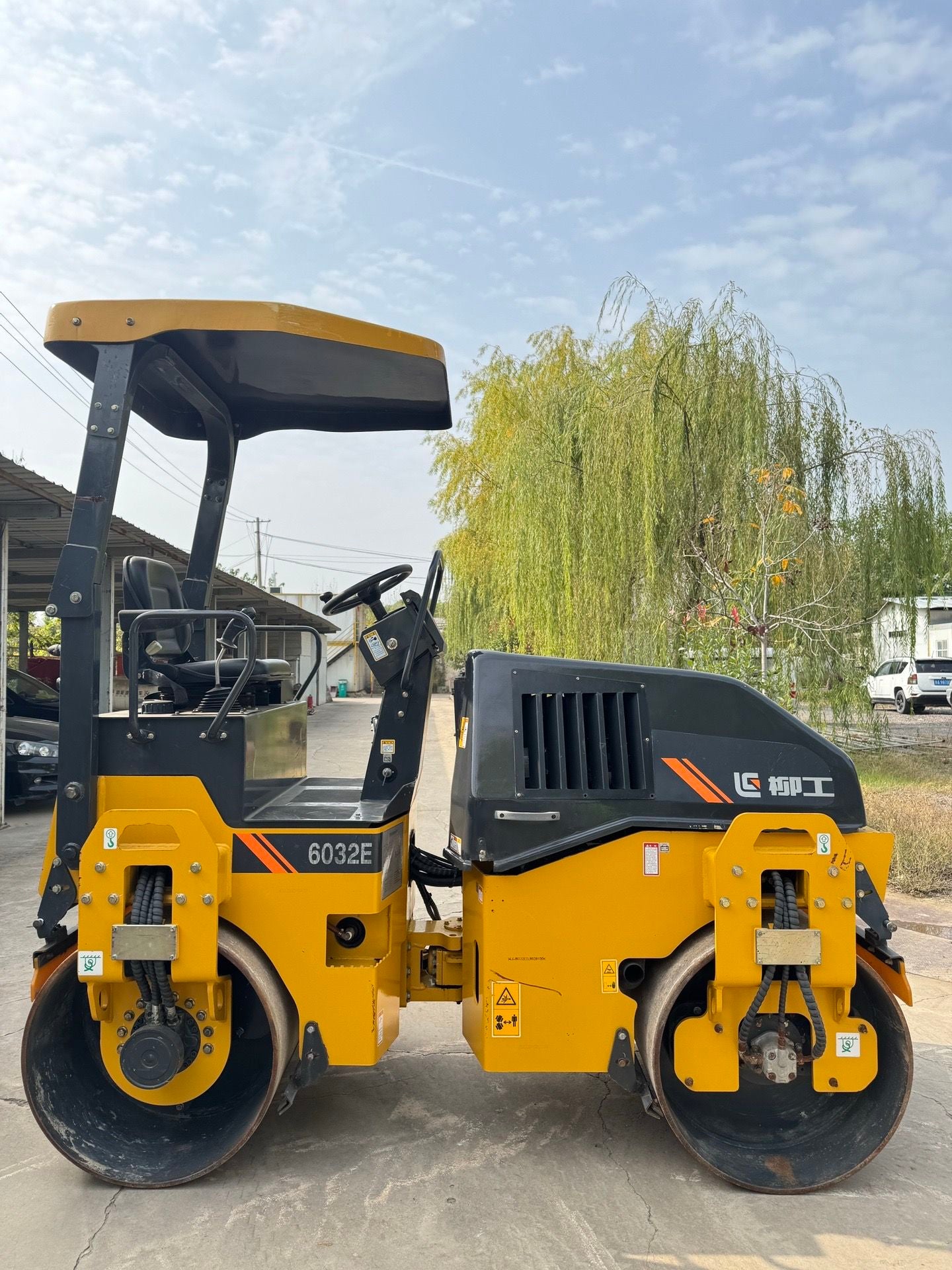 New Liugong 6032EG4 Road Roller for Sale detail view