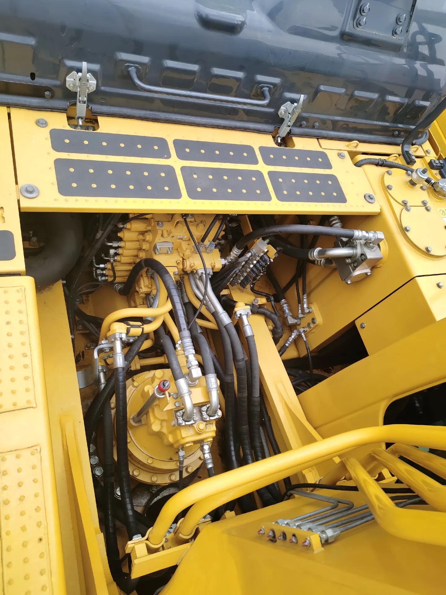 New Komatsu PC360-11M0 Excavator for Sale detail view