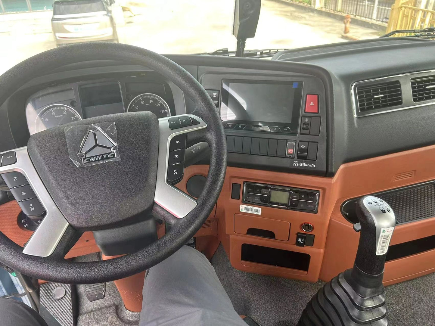 New Howo 290HP Truck Tractor for Sale detail view