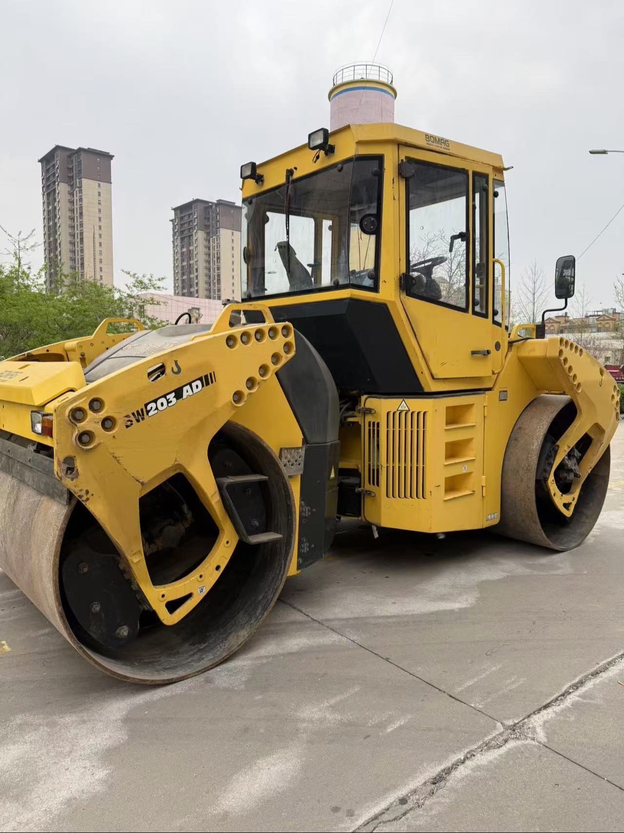 Used Bomag BW203 AD Road Roller for Sale detail view