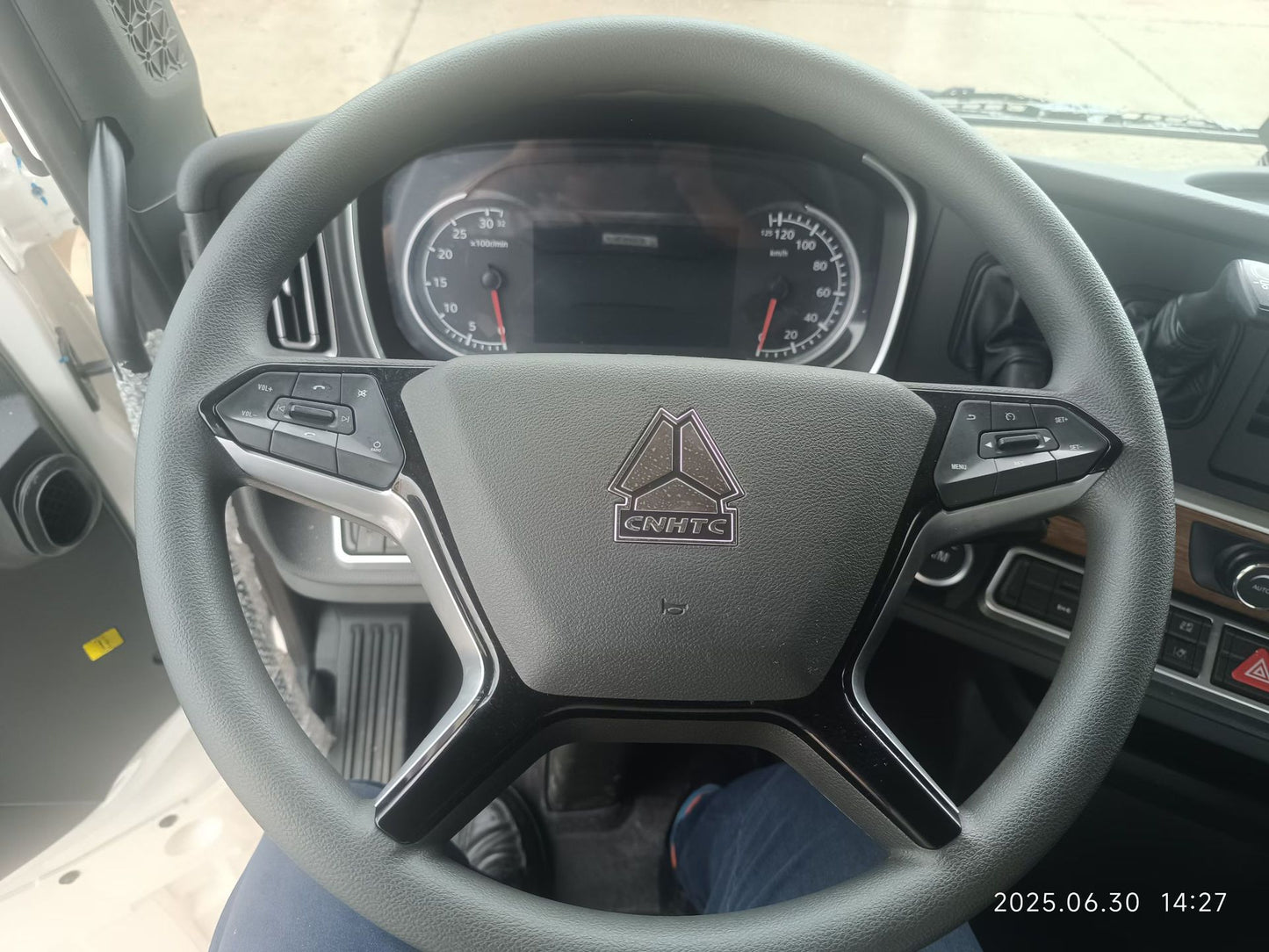 New Howo 720HP Wozun Edition Truck Chassis for Sale detail view