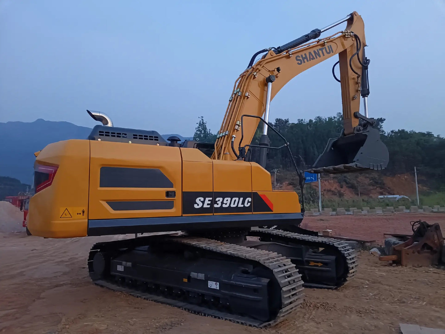 USED SHANTUI SE390LC