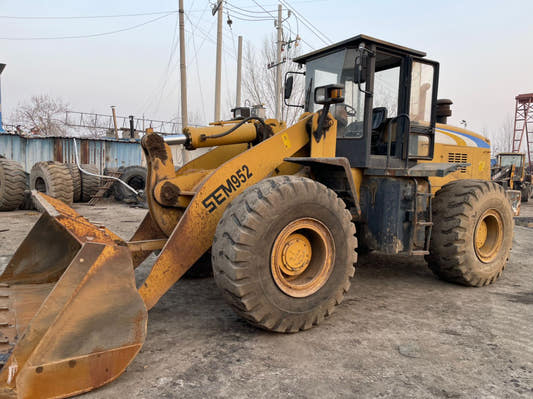 Used Sem 952 Wheel Loader for Sale rear side view