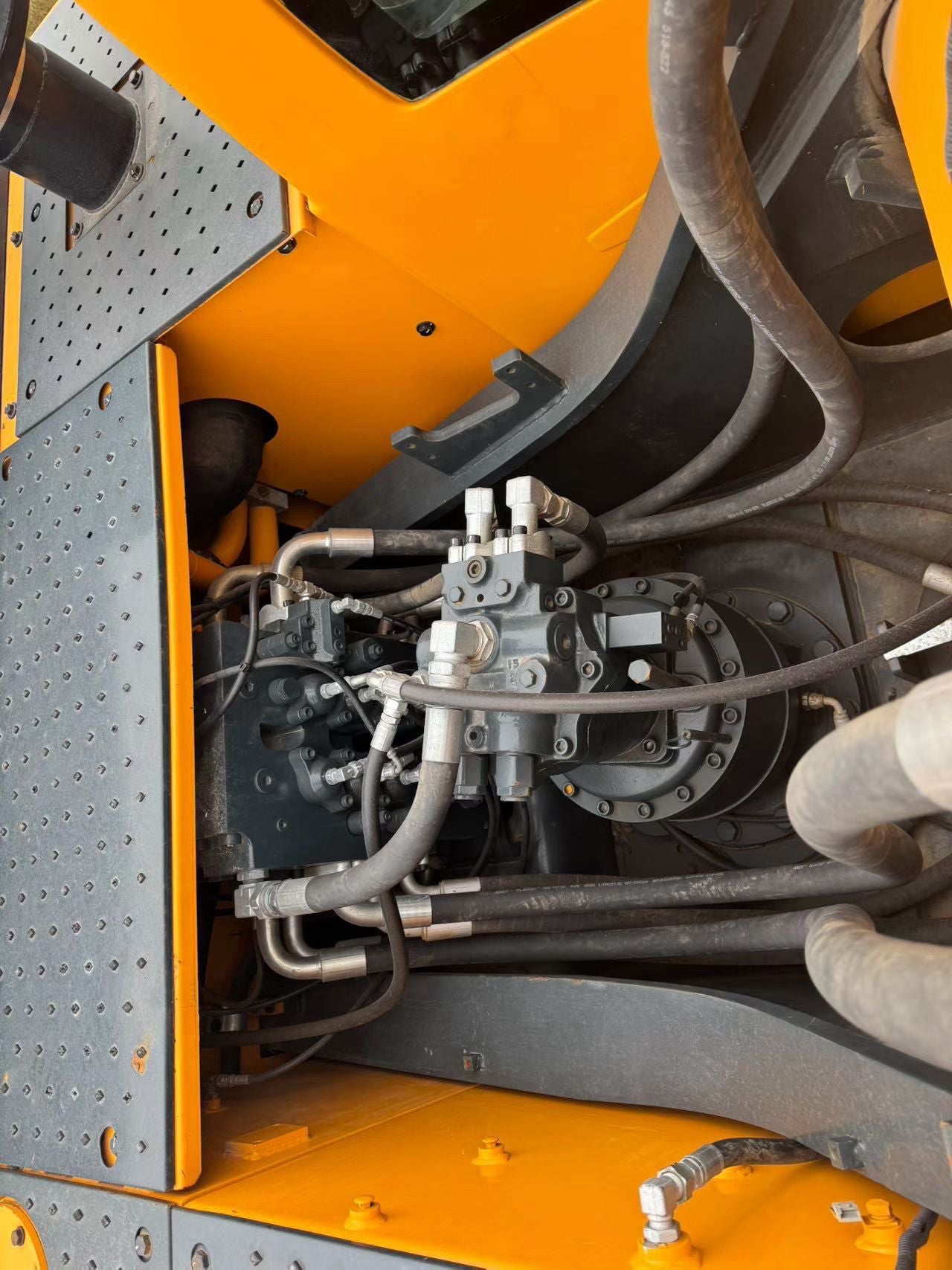 USED HYUNDAI R385LC-9T