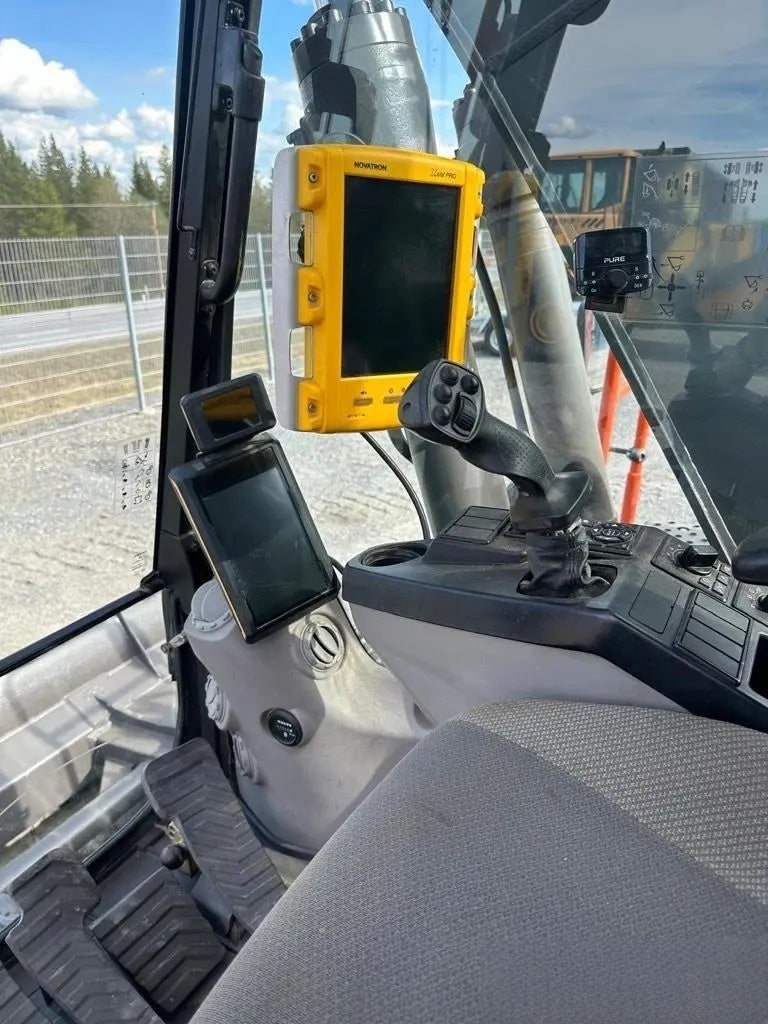 Used Volvo EC140EL Excavator for Sale detail view