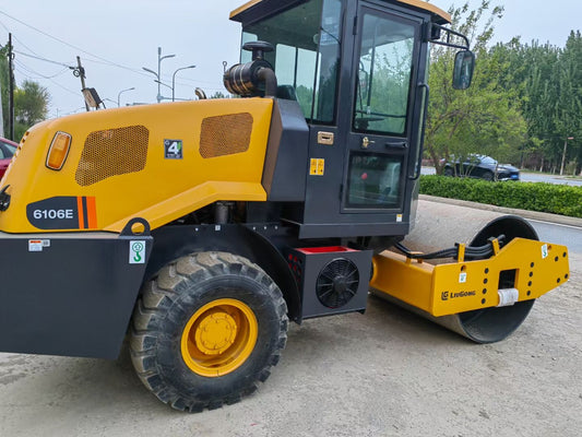 Used Liugong 6106E Road Roller for Sale rear side view