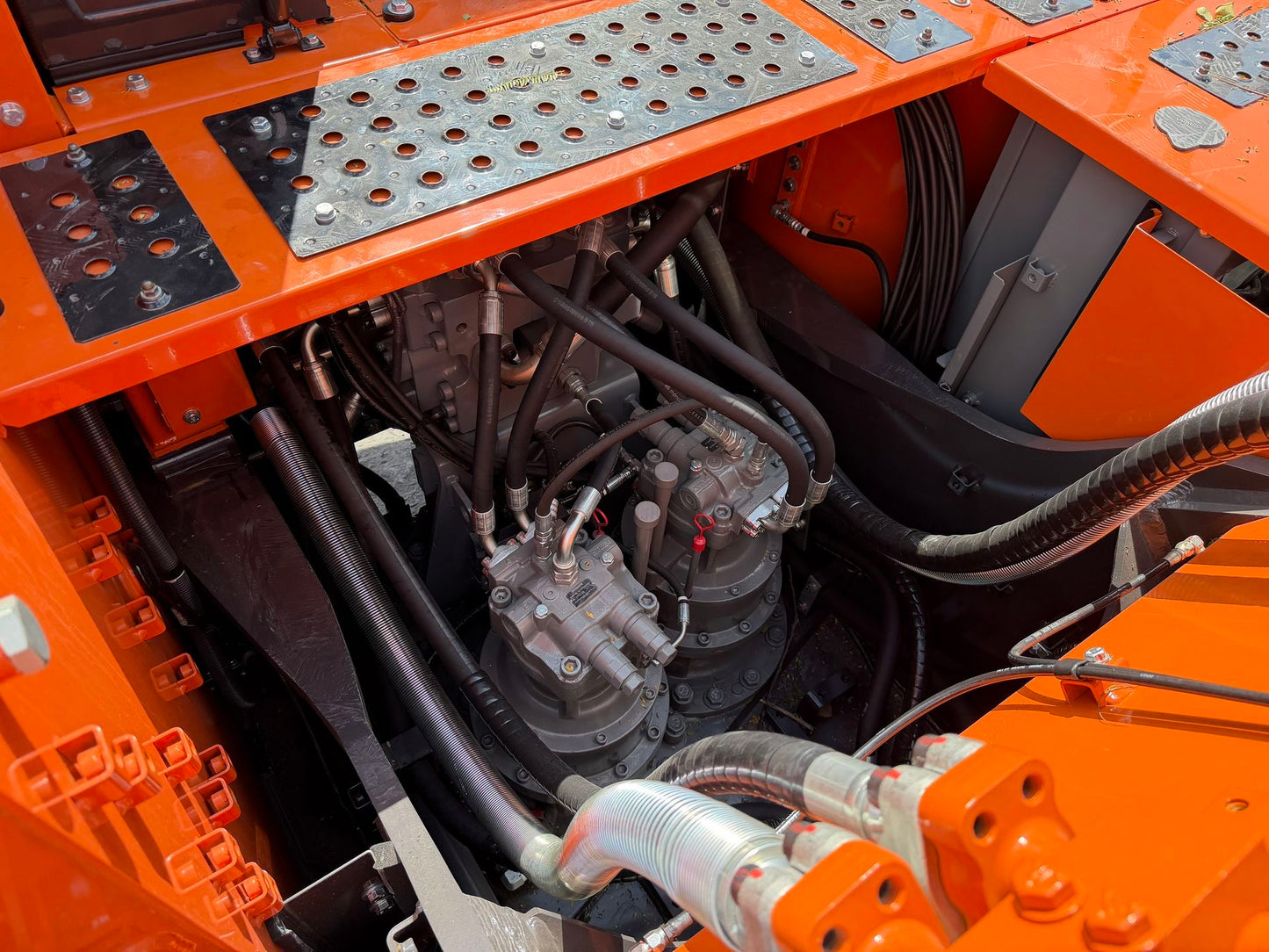 USED HITACHI ZX520LCH-6A