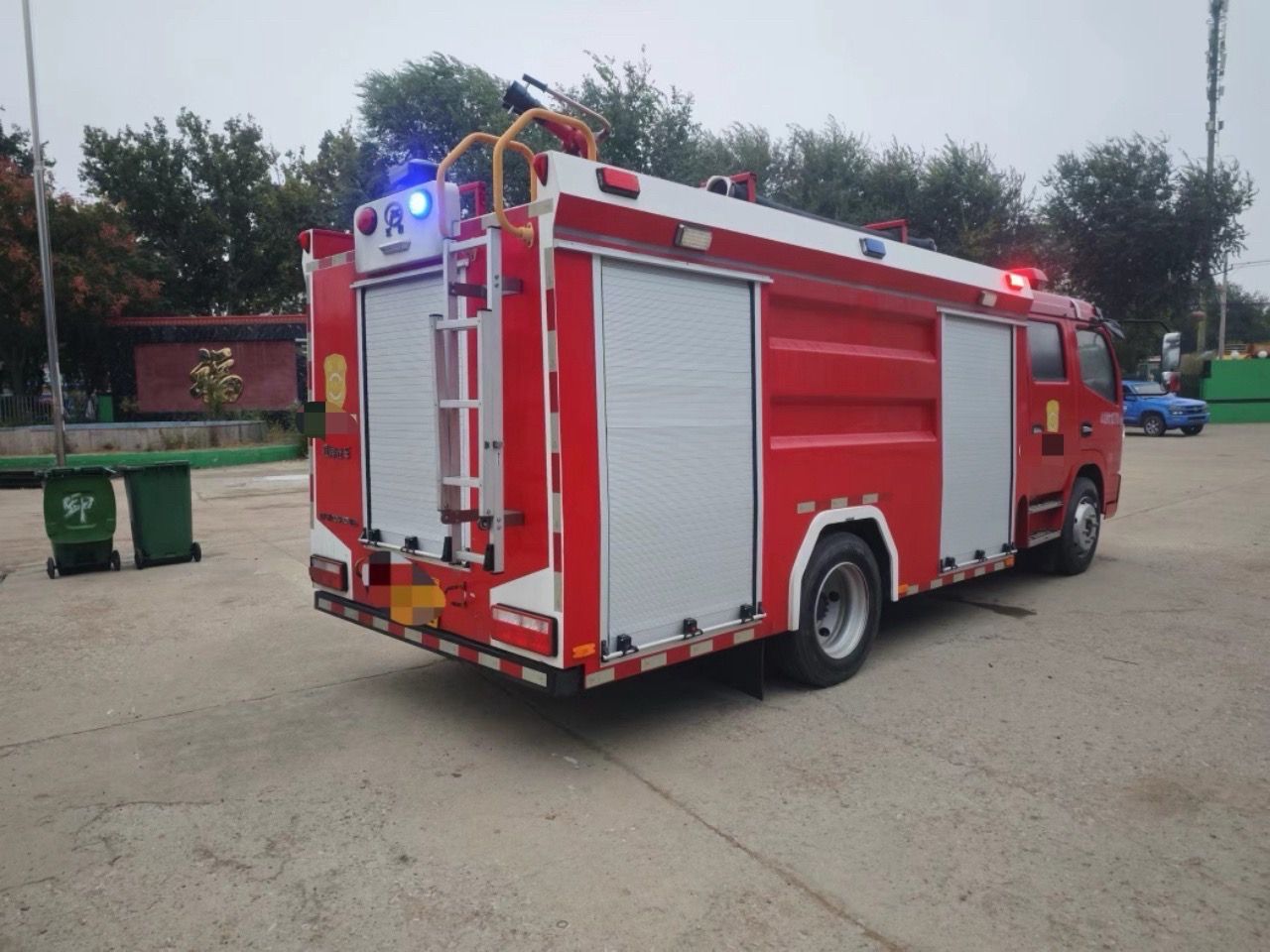 Used Dongfeng DFAC DOUBLE CAB Water Tank Fire Truck for Sale detail view