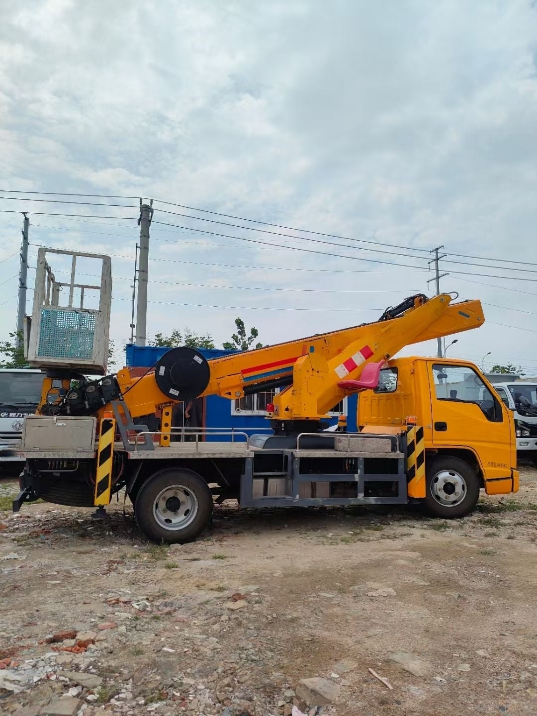 Used JMC 115HP 27m Aerial Work Platform Truck