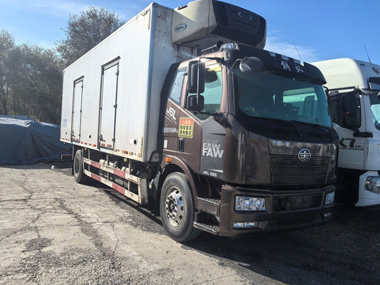 Used FAW 220HP Refrigerated Cargo Truck for Sale rear side view