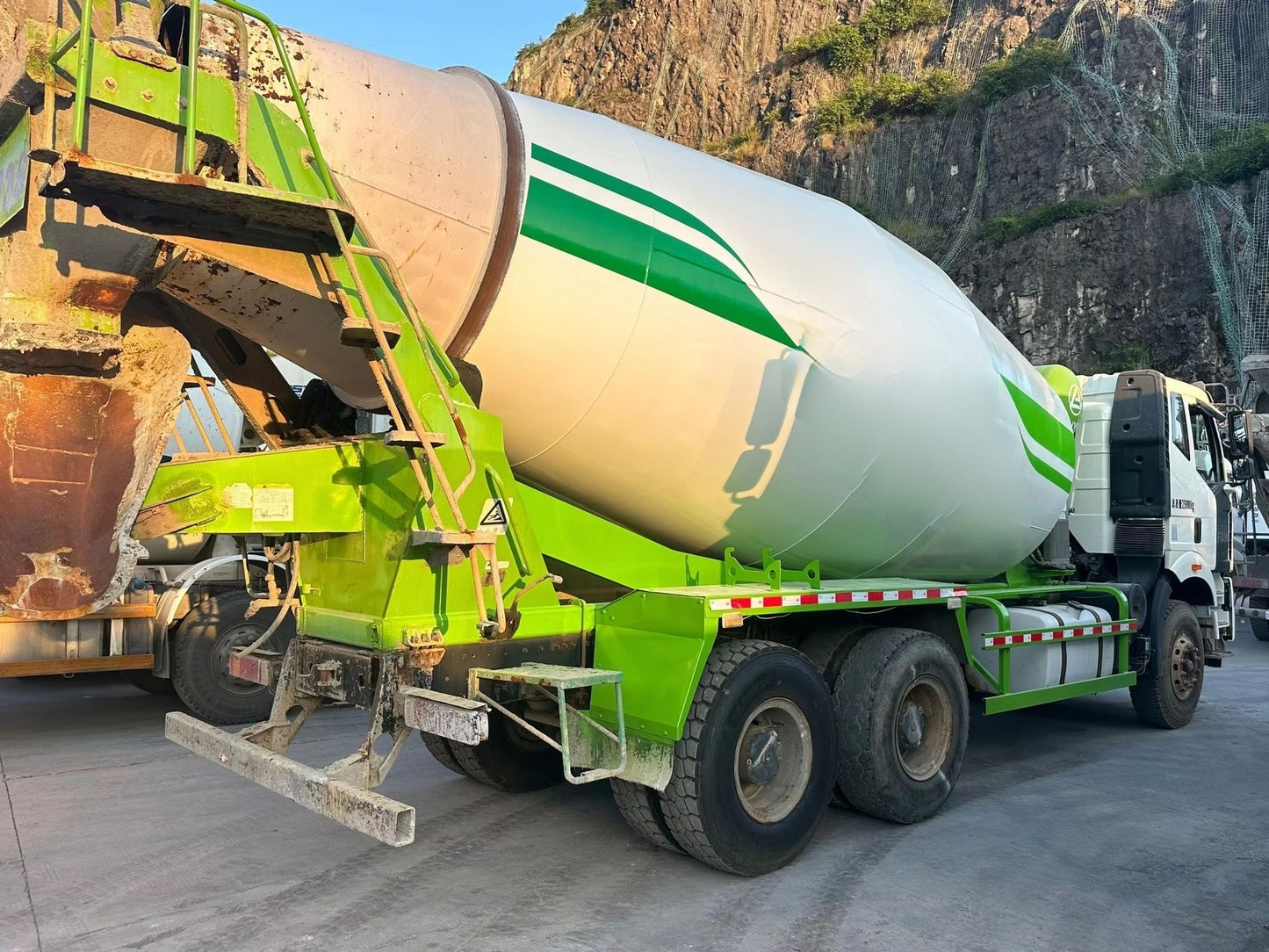 Used FAW 15M³ Concrete Mixer Truck for Sale