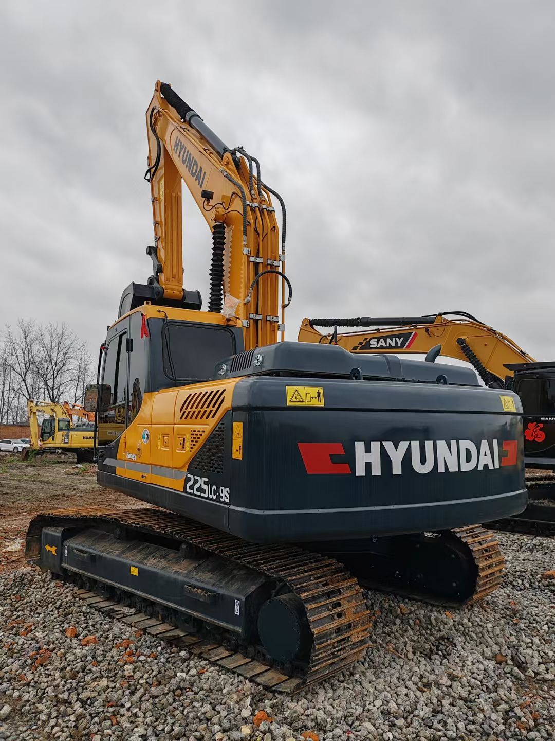 USED HYUNDAI R225LC-9S