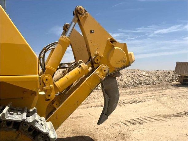 Used Komatsu D275A Bulldozer for Sale operator cabin for sale