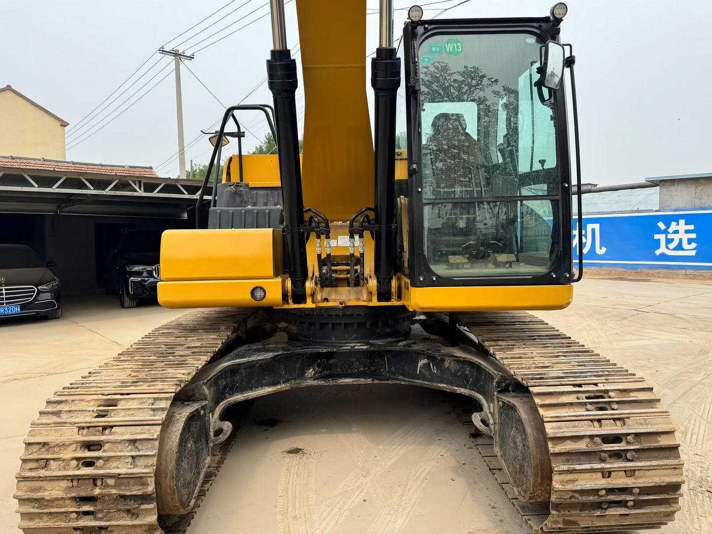 Used CAT 320 crawler excavator real inventory view 8