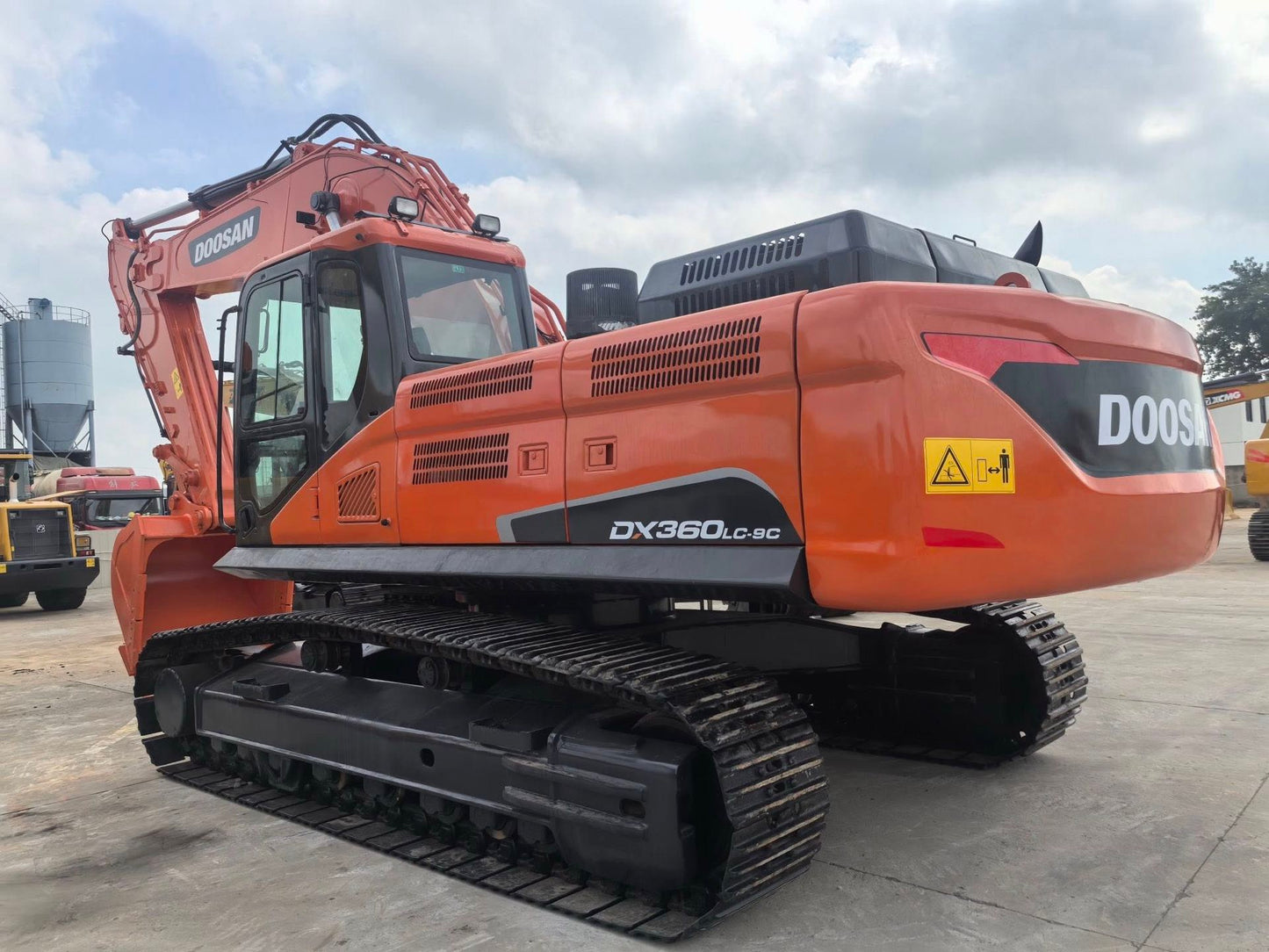 Used DOOSAN DX360LC-9C Crawler Excavator for Sale - real inventory photo 7