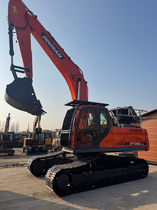 Used DOOSAN DX260LCA crawler excavator real inventory view 2