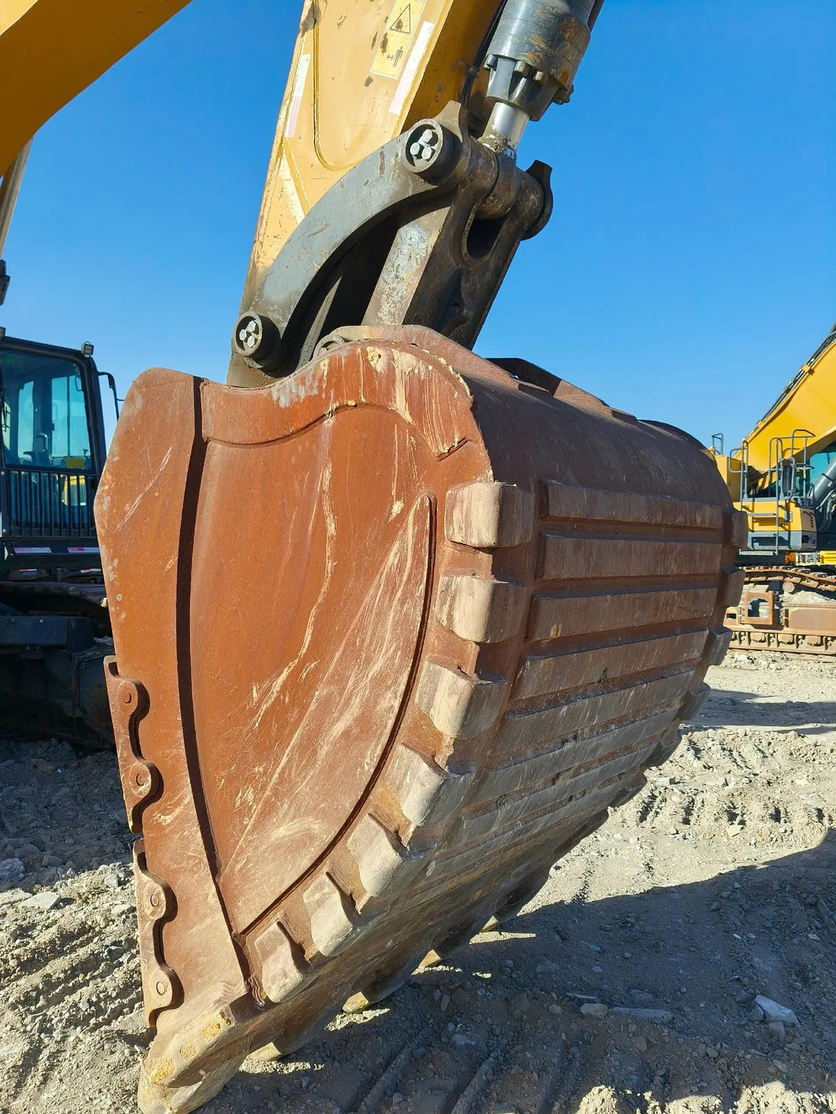 Used XCMG XE700D crawler excavator real inventory view 10