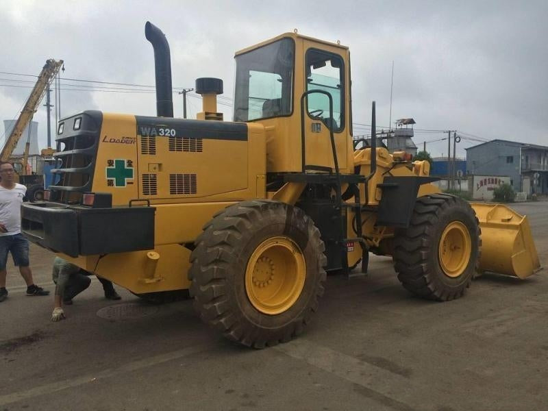 USED KOMATSU WA320-3