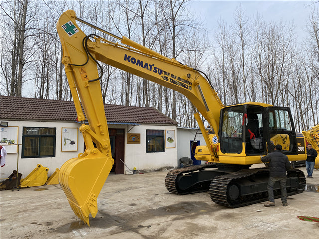 USED KOMATSU PC200-7