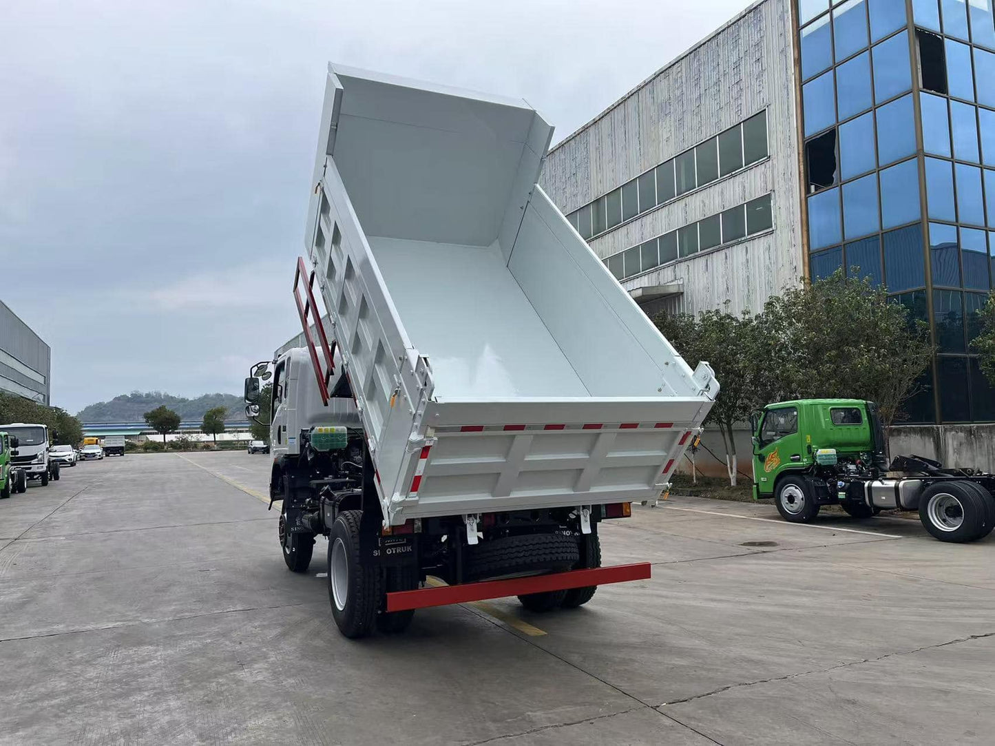 New Sinotruk 160HP Dump Truck for Sale detail view