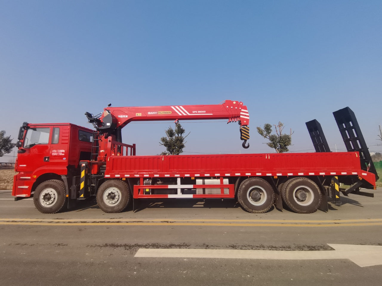 Used Shacman 350HP Truck-Mounted Crane for Sale detail view