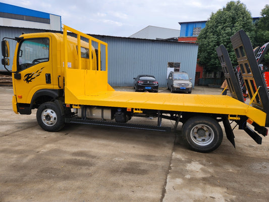 Used Sinotruk 150HP Flatbed Truck for Sale rear side view