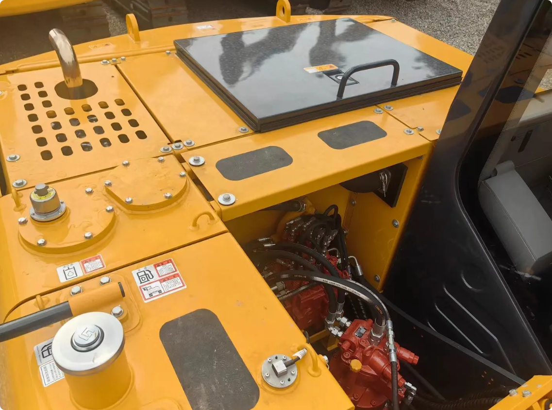 Used Liugong 913E Excavator for Sale engine and hydraulic area for sale