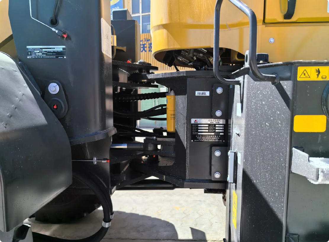Used Sdlg L955H Wheel Loader for Sale engine and hydraulic area for sale