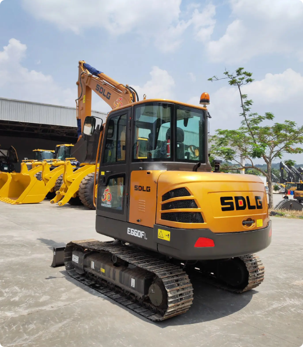 Used Sdlg E660FL Excavator for Sale engine and hydraulic area for sale