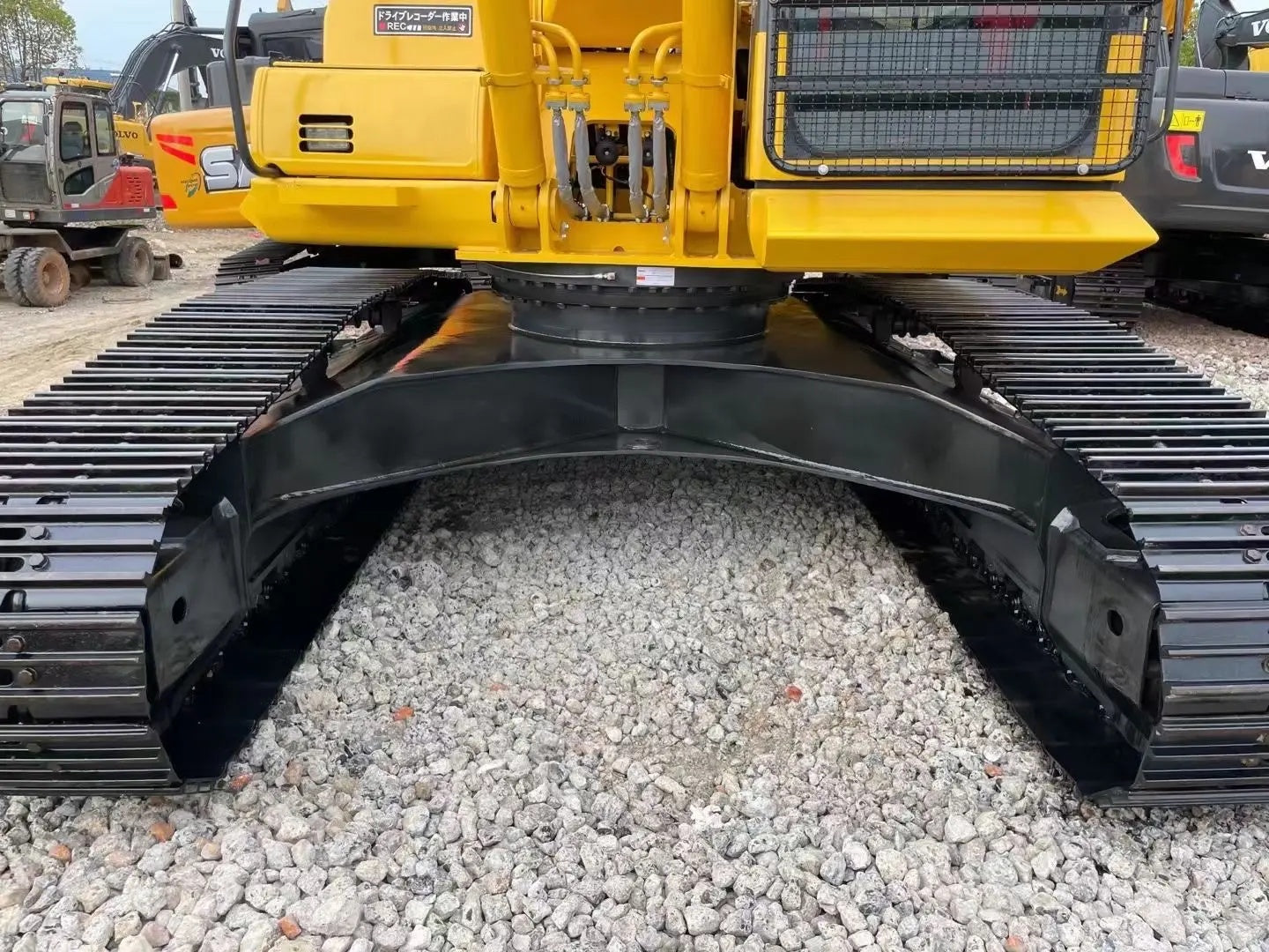 NEW KOMATSU PC240-11M0