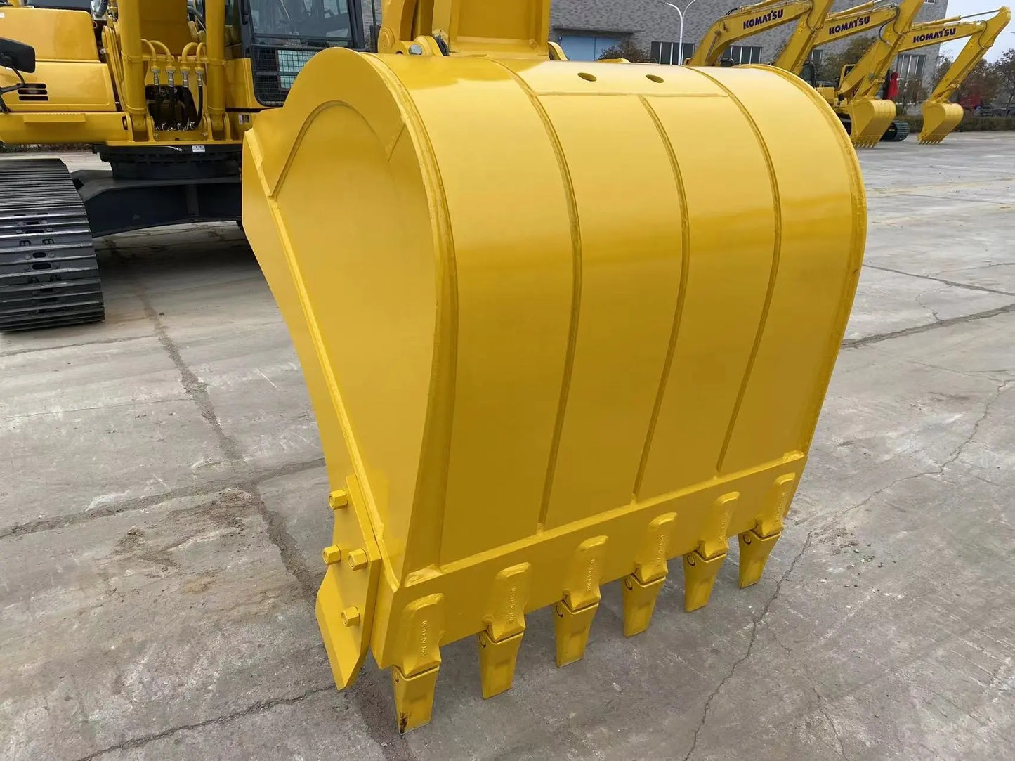 NEW KOMATSU PC210-11M0