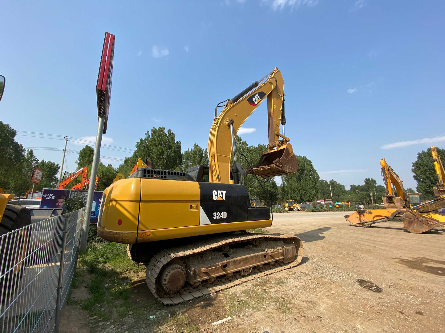 USED CAT 324D
