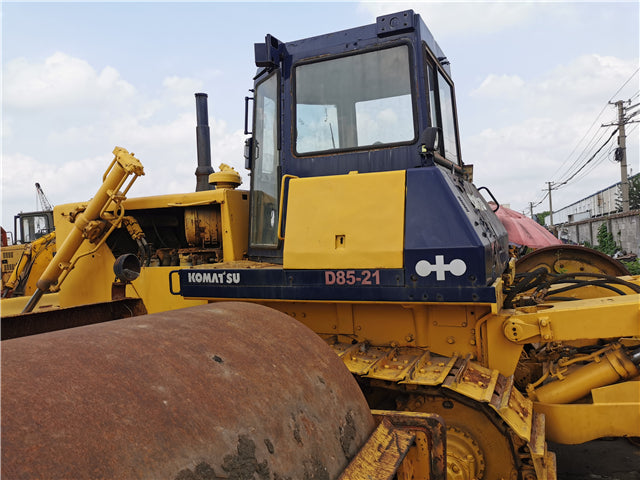 USED KOMATSU D85-21
