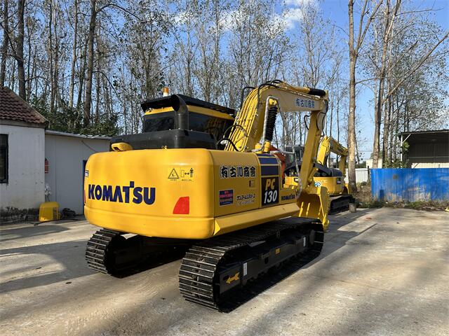 USED KOMATSU PC130-7