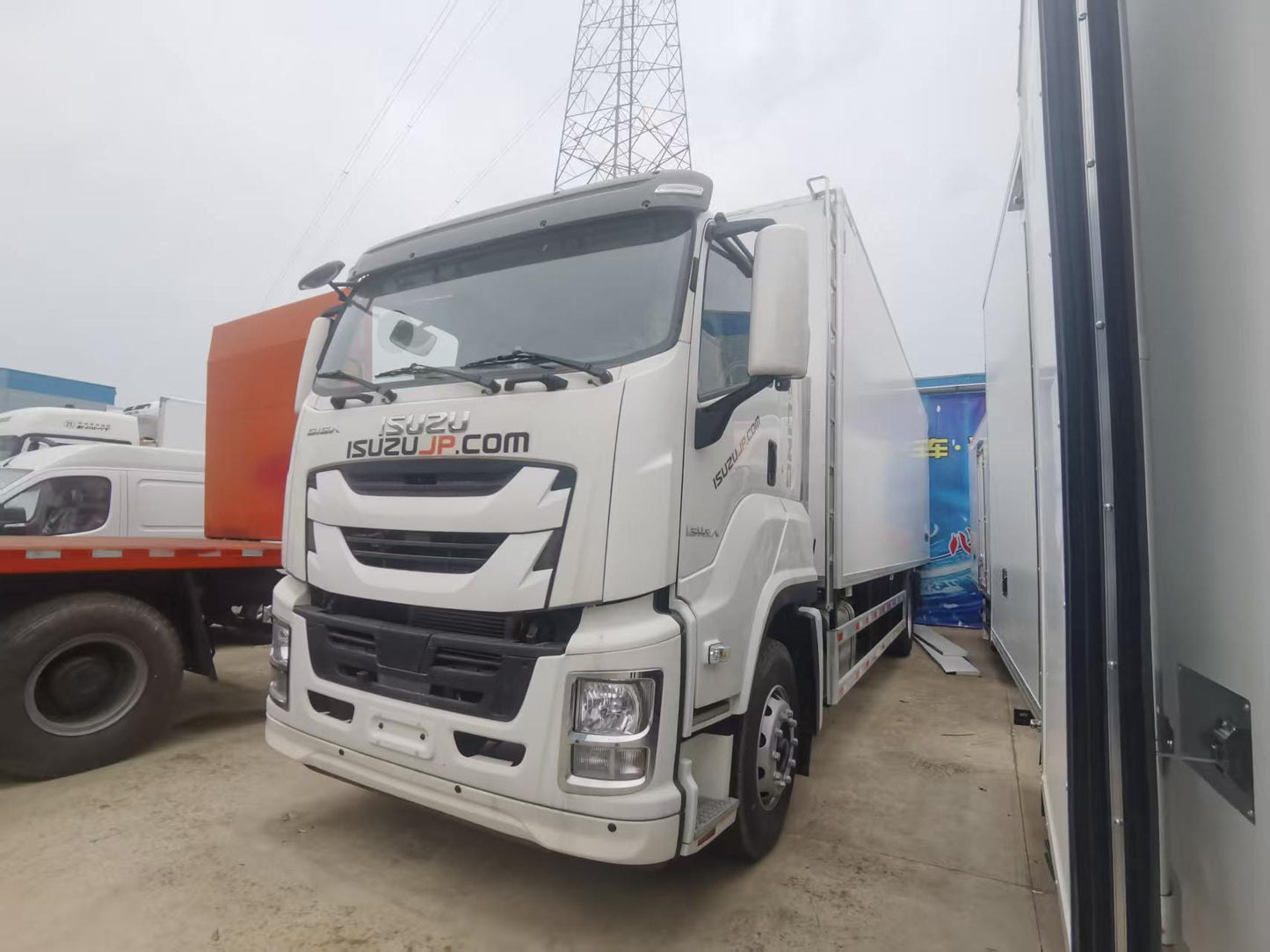 Used Qingling 380HP Van Truck for Sale detail view