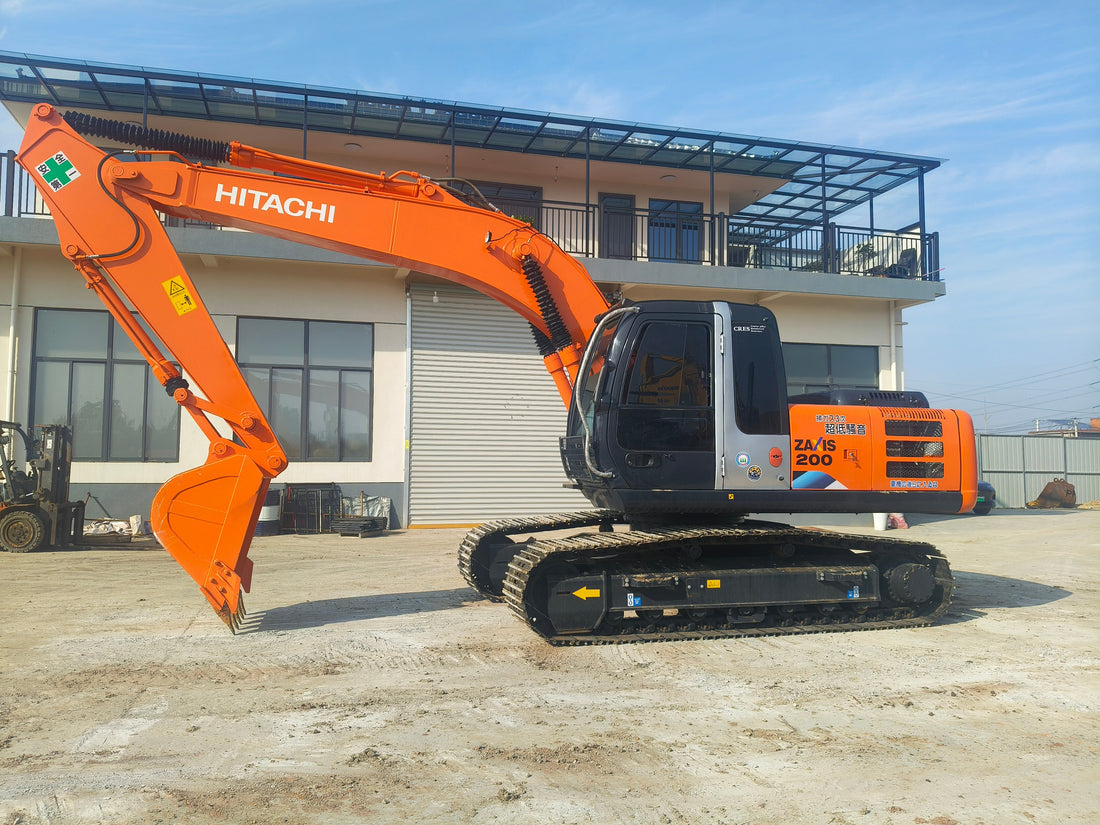 Used / Refurbished Hitachi ZX200 20-Ton Crawler Excavator – Japanese Hydraulics, Work-Ready, Export Packed