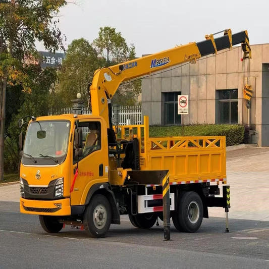 Used Dongfeng Chenglong L2 180HP 6.3 Ton Truck-Mounted Crane for Sale - real inventory photo 1