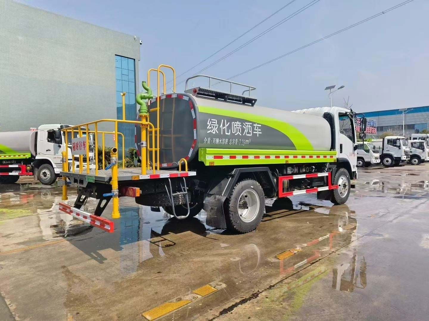 Used Dongfeng 160HP Water Sprinkler Truck for Sale detail view