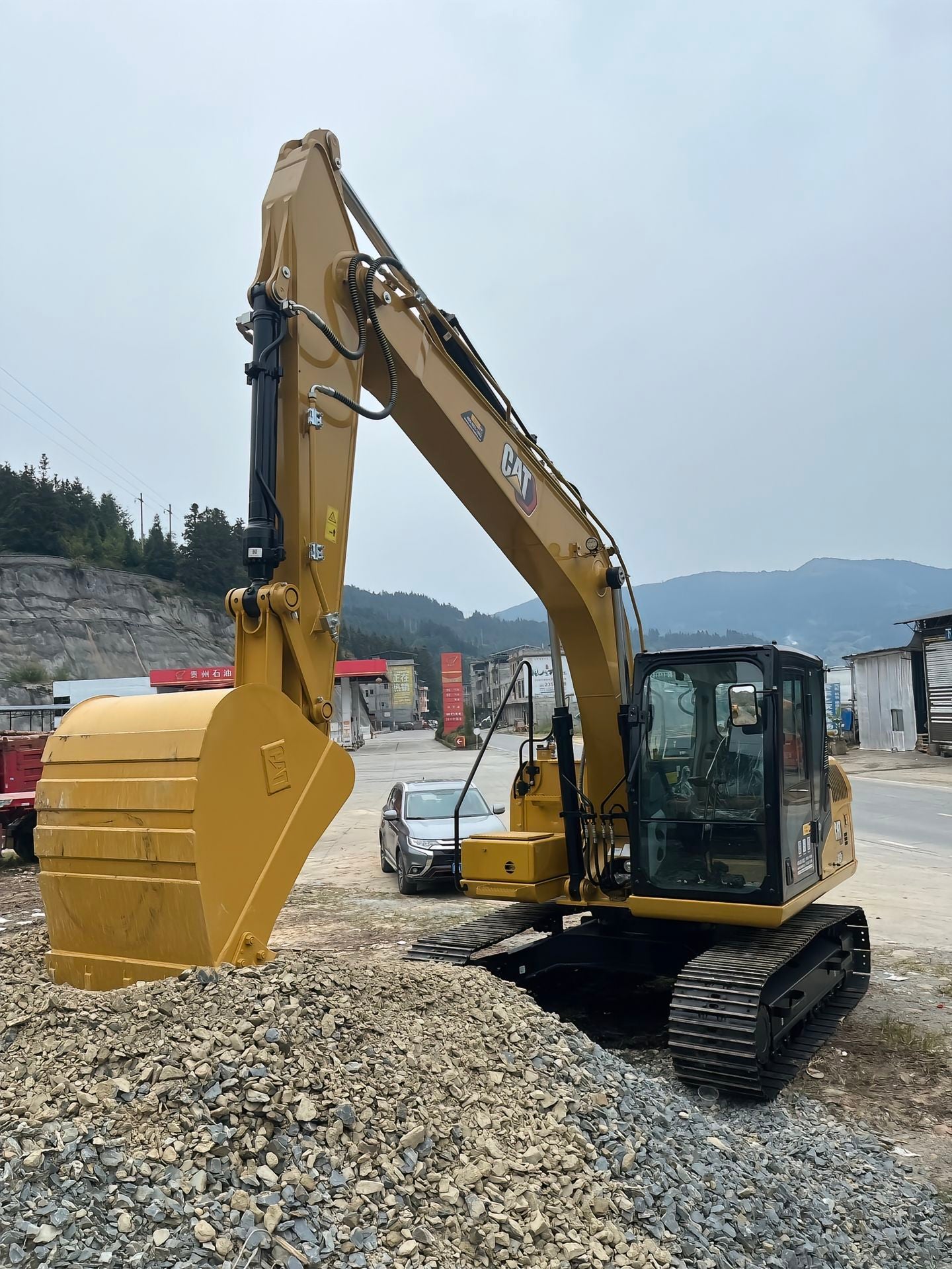 NEW CAT 313GC