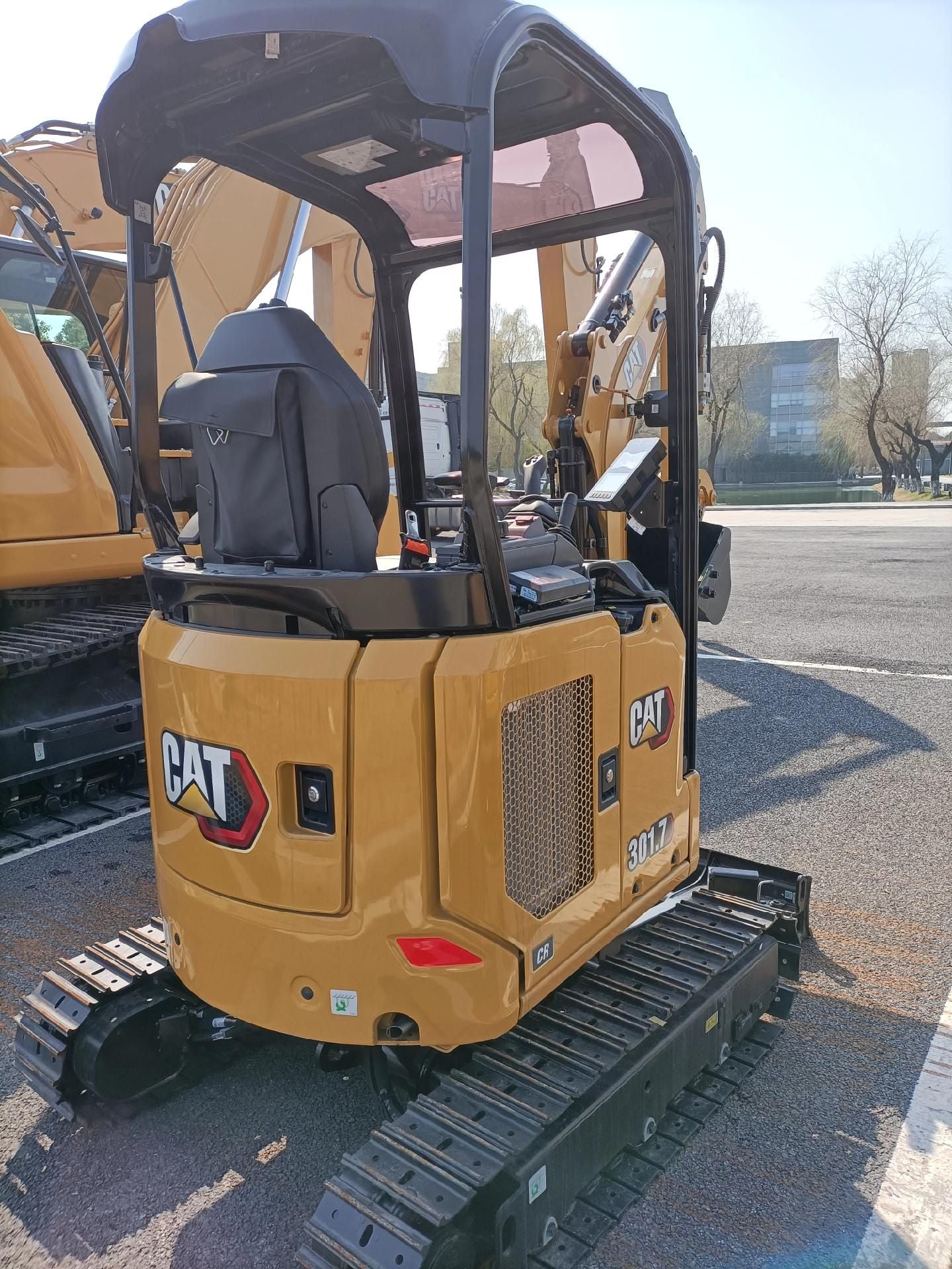 NEW CAT 301.7R