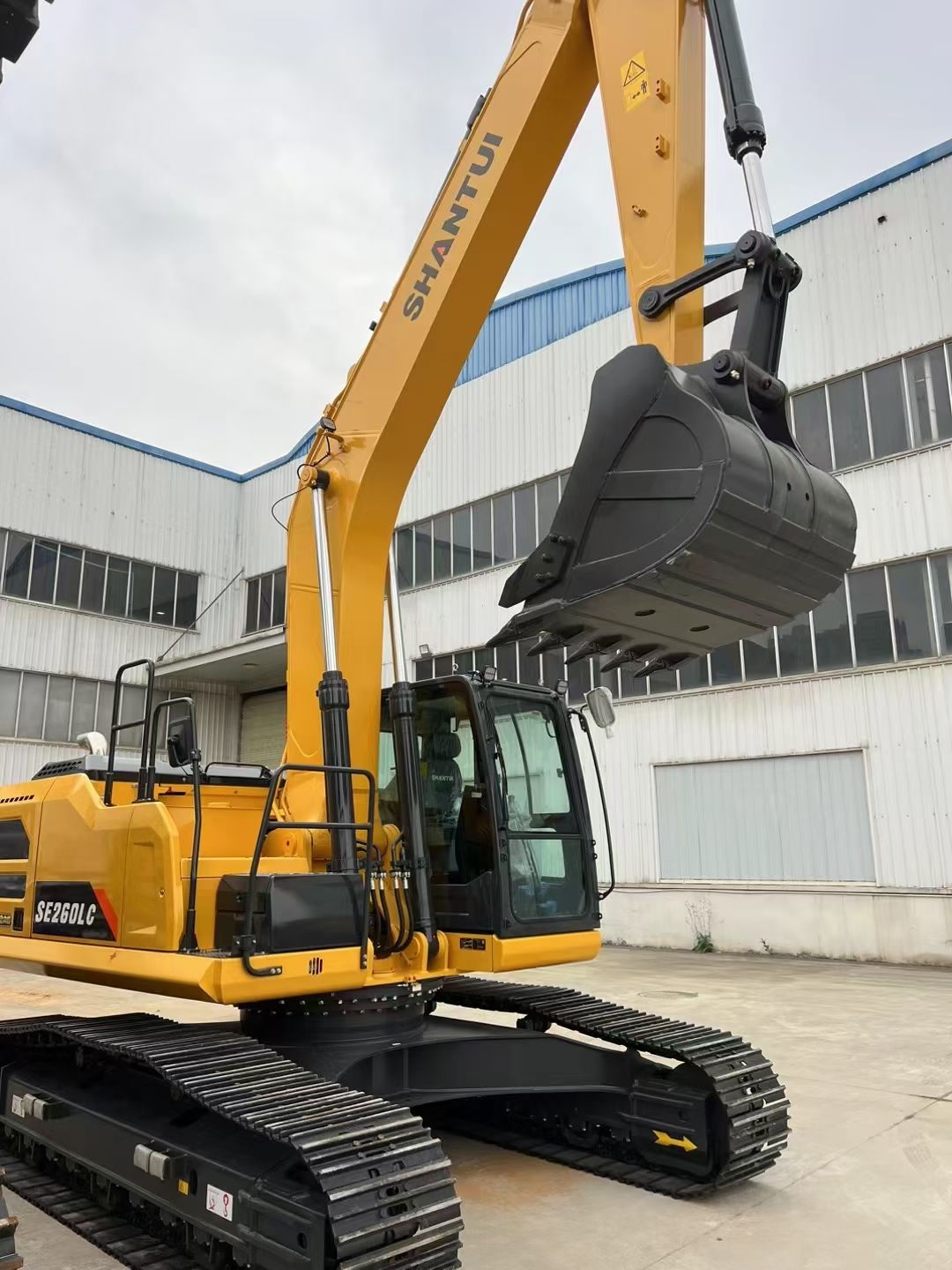 New Shantui SE260LC Excavator for Sale front view