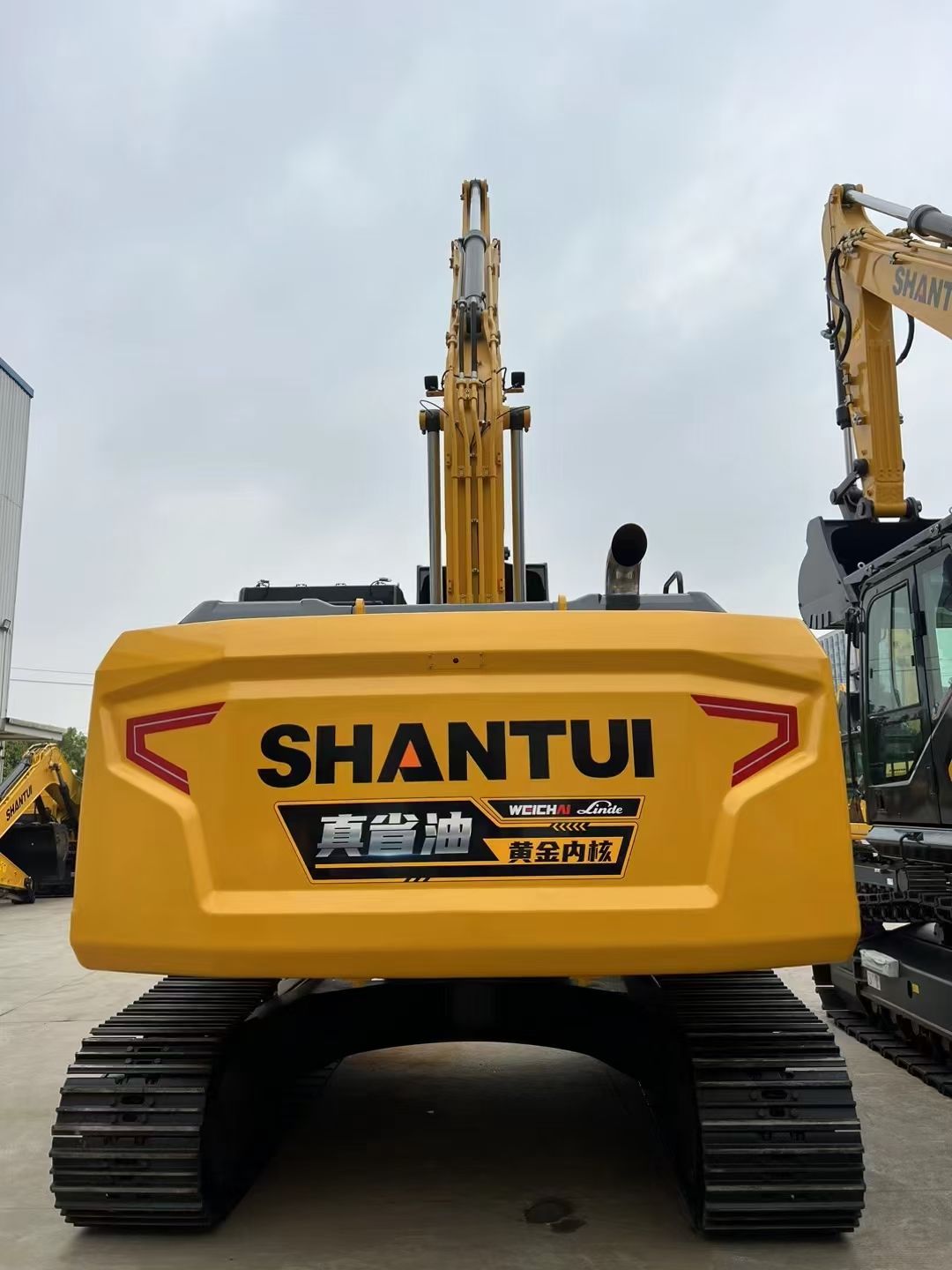 New Shantui SE260LC Excavator for Sale detail view