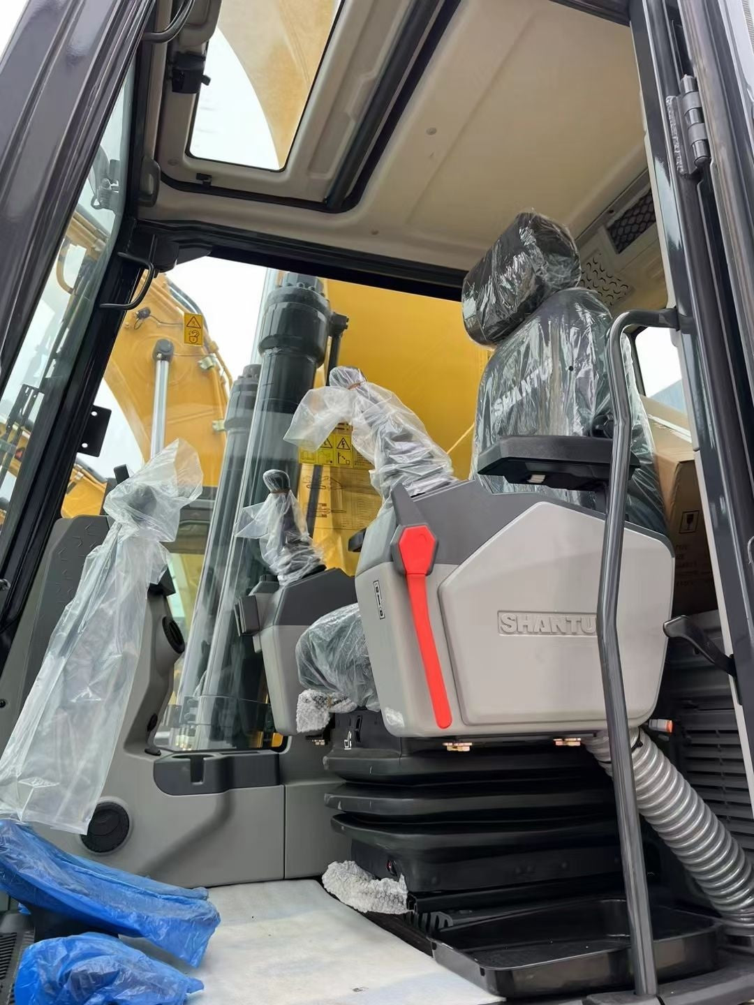 New Shantui SE260LC Excavator for Sale - Updated Model detail view