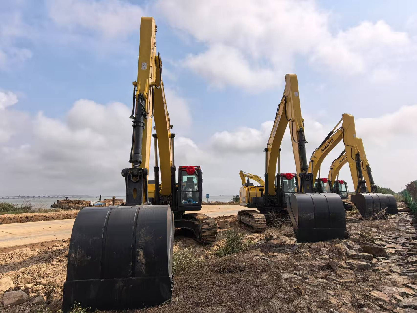 New Shantui SE335LC Excavator for Sale detail view
