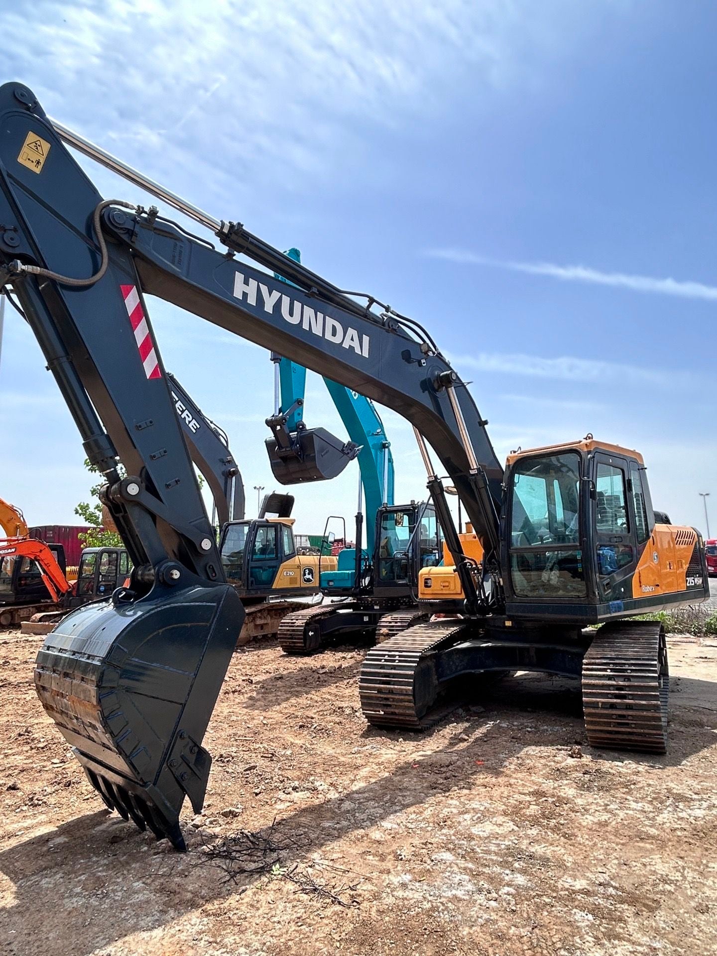 NEW HYUNDAI R215VS