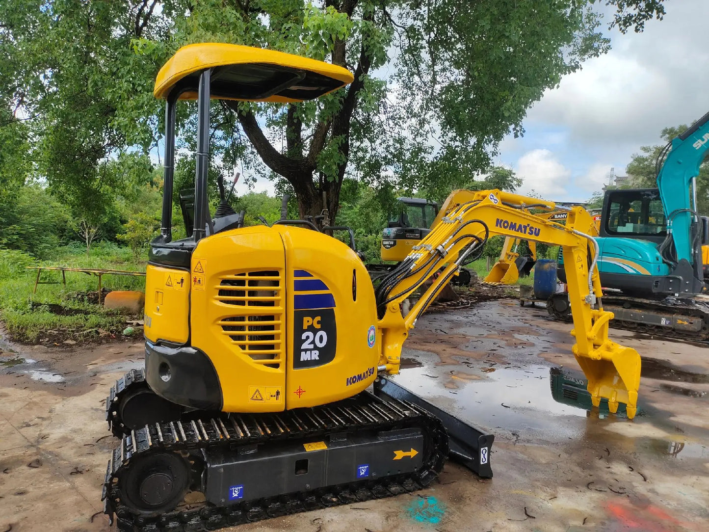 USED KOMATSU PC20MR