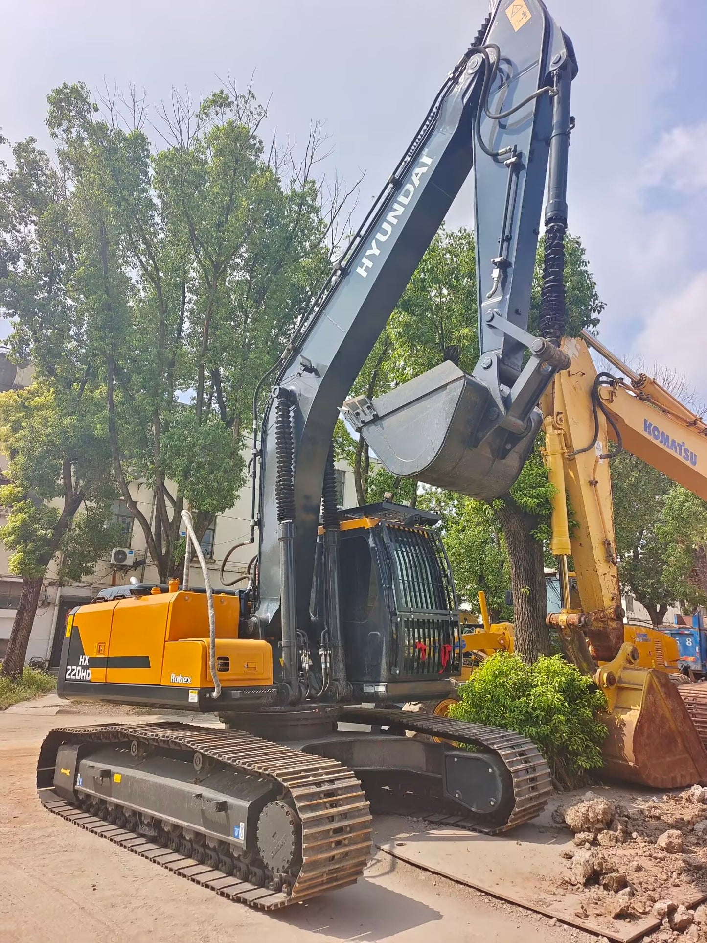 New Hyundai HX220HD Excavator for Sale detail view