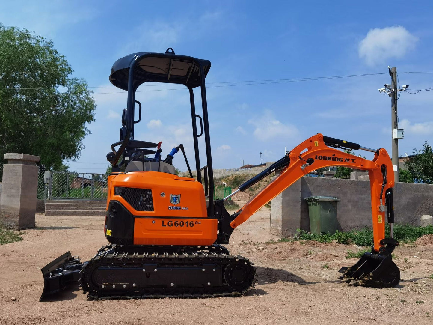 New Lonking LG6016 Bulldozer for Sale rear side view